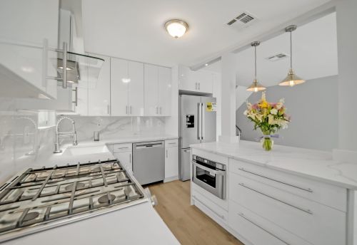 81 Edgewater Pl, Edgewater NJ  07020-1205 exterior