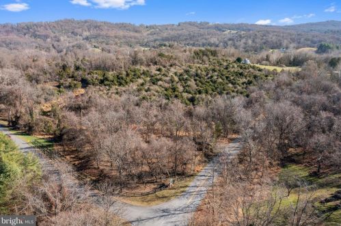 12898 Taylorstown Rd, Lovettsville, VA 20180-2216