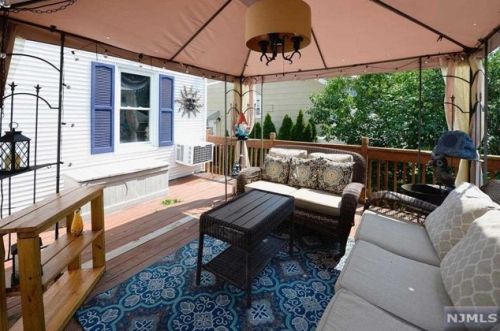 448 James St, N Milford NJ  07646-1022 exterior