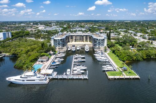 1035 Federal Hwy, Delray Beach FL  33483-5807 exterior