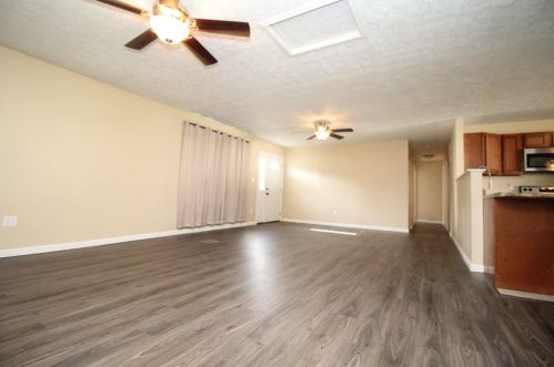 562 Kristine Ln, Franklin OH  45005-2152 exterior