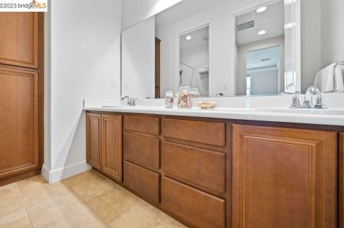 9744 Golden Sky Way, Gilroy CA  95020-9663 exterior