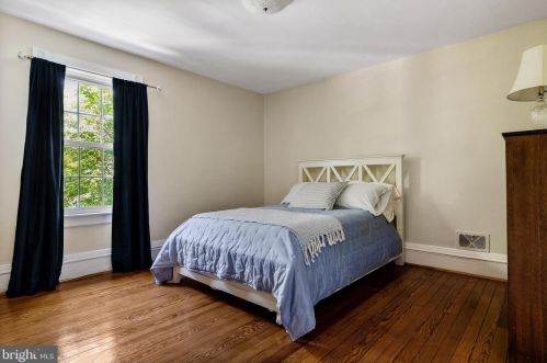 801 Thomas Ave, Riverton NJ  08077-1030 exterior