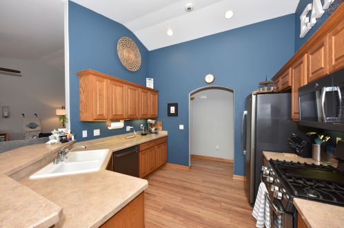 5830 121, Milwaukee WI 53227-3878 exterior