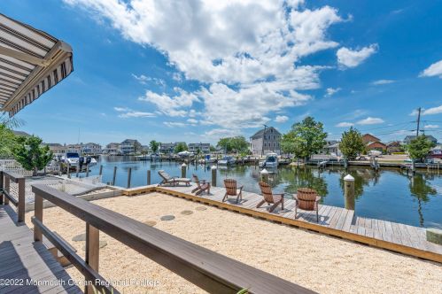 32 Royal Dr, Bricktown NJ  08723-6731 exterior