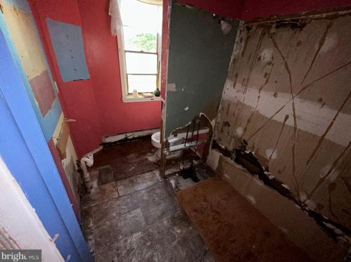 215 Perry St, Trenton NJ  08618-3925 exterior