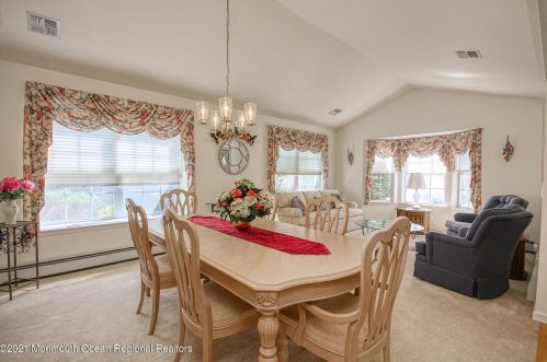 27 Valley Stream Ln, Lakewood NJ  08701-5746 exterior