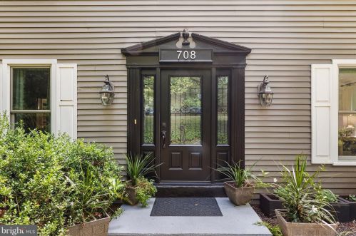 708 Limehouse Rd, Wayne, PA 19087-2856