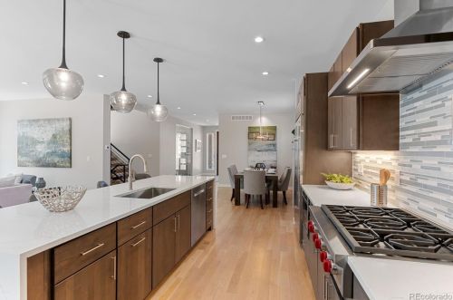 1140 Cook St, Denver CO 80205-5010 exterior