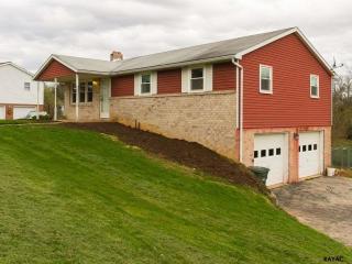 160 Teila Dr, Yoe, PA 17313-9788
