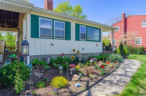 3 Jay Rd, South Setauket NY  11720-2727 exterior