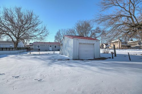 490 Toledo Ave, Marion OH  43302-2145 exterior