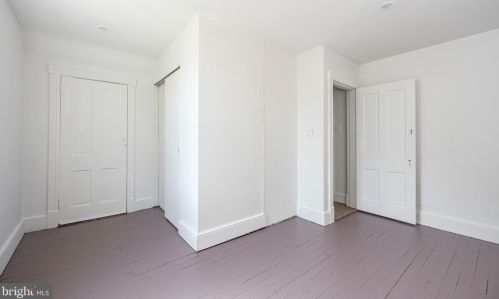 404 Maple Ave, Camden NJ  08109-2021 exterior