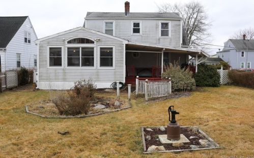 19 Rockland Ave, Waterbury, CT 06708-4718