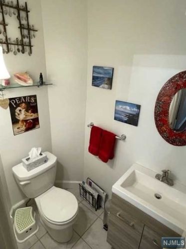 1130 Magnolia Rd, Teaneck NJ  07666-2744 exterior