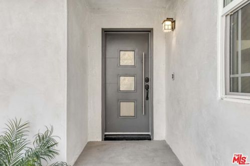 11512 La Maida St, North Hollywood CA  91601-4323 exterior