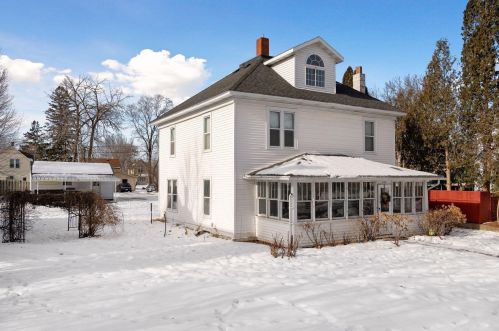 404 3rd St, Little Falls, MN 56345-1207