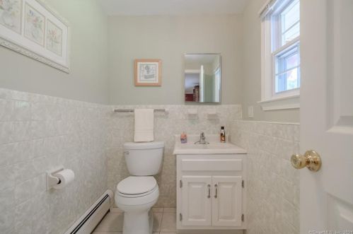 12 Birch Rd, Danbury CT  06811-3456 exterior