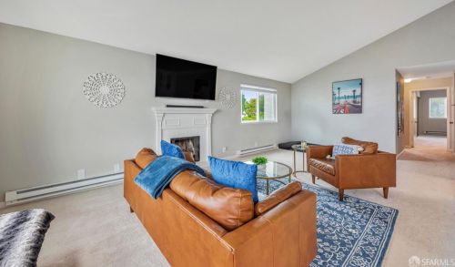 5015 Palmetto Ave, Pacifica, CA 94044-1056