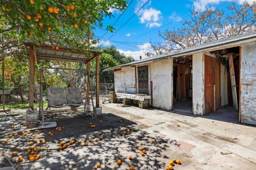 1071 Rialto Ave, San Bernardino CA  92408-1221 exterior