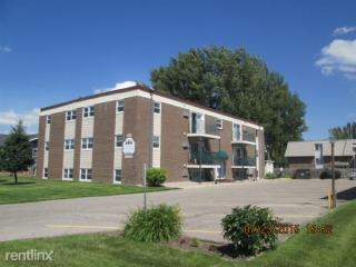 2014 8th Ave, East Grand Forks, MN 56721-2946