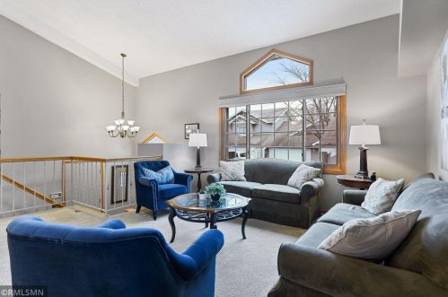 3809 Minnesota Ln, Minneapolis, MN 55446-4225