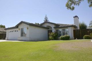 5117 Natchez Ln, Bakersfield, CA 93312-4194