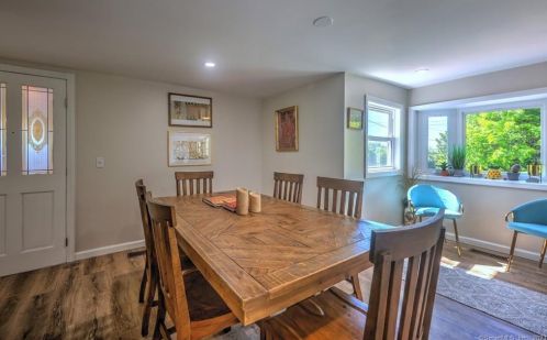 11 Buddington Rd, Huntington CT  06484-5306 exterior