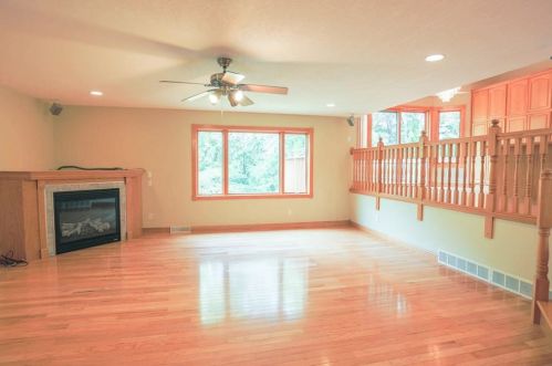 704 Coulee Trl, Hudson, WI 54016-8211