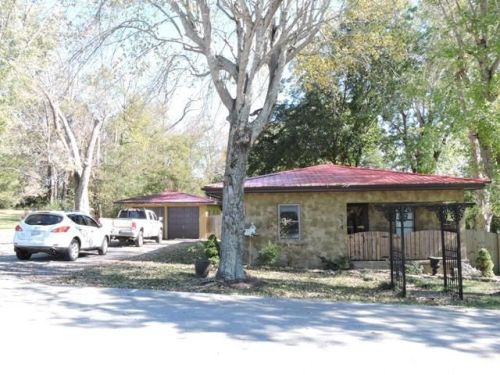 274 Walker St, Manchester, TN 37355-2915
