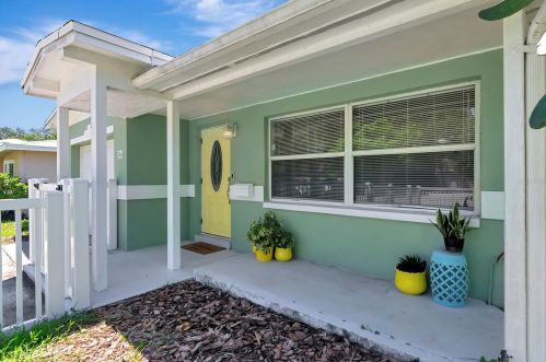 546 85th Ave, Saint Petersburg, FL 33702-3620