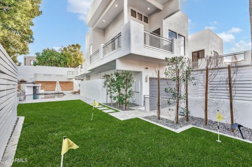 7627 22nd St, Phoenix AZ  85020-4706 exterior