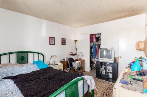 1102 Cheryl Dr, Phoenix AZ 85028-4436 exterior