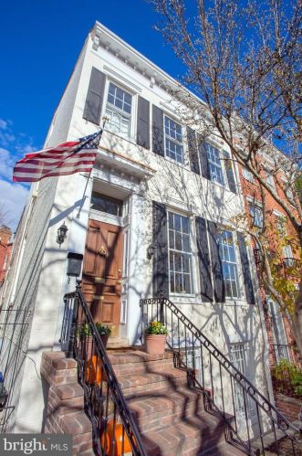 308 Constitution Ave, Washington, DC 20002-5922