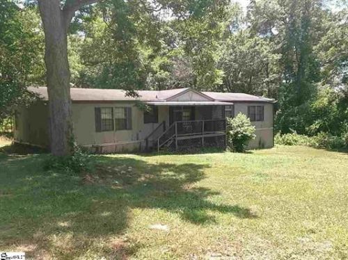 30 Market St, Williamston, SC 29697-1524