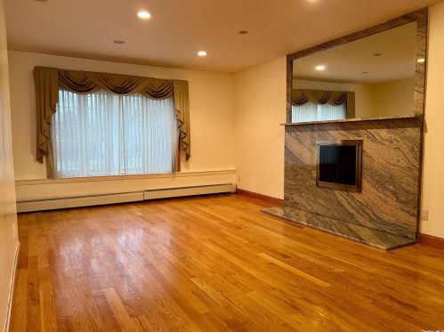 1001 5th Ave, New Hyde Park NY  11040-5532 exterior