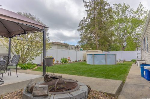 15 18th St, Deer Park NY  11729-3905 exterior