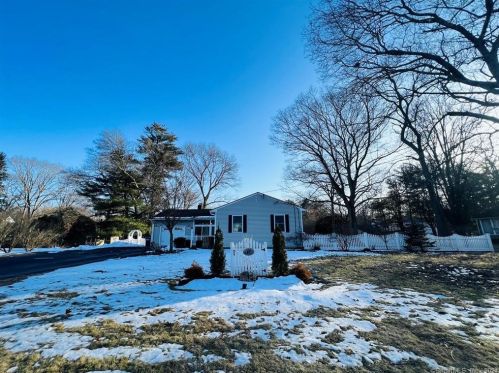17 Hartshorn St, Killingly CT  06239-4118 exterior