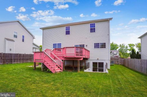 18588 Quantico Gateway Dr, Triangle, VA 22172-1773