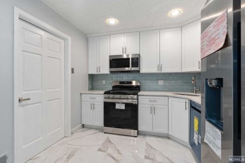 174 Linden St, Mahwah NJ  07430-2064 exterior