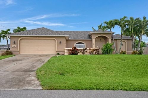 106 11th Ter, Cape Coral, FL 33909-1245
