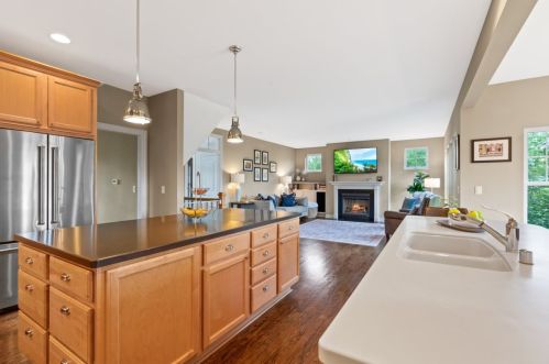 1465 Glen Oaks Ln, Thiensville WI  53092-2954 exterior