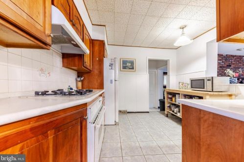 408 Hobart Dr, Tavistock NJ  08033-3623 exterior