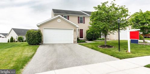 93 Galaxy Dr, Hanover, PA 17331-9412