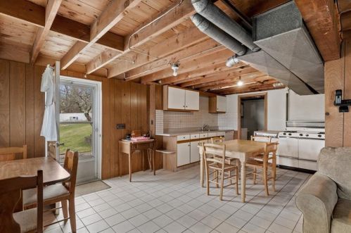 7 Mott St, Providence RI  02909-6024 exterior