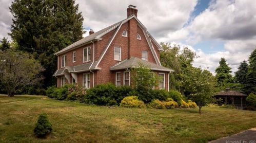18 Dickerman Ave, Windsor Locks, CT 06096-1306
