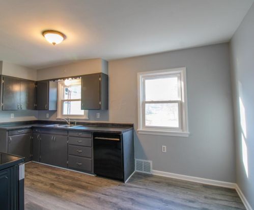 387 Kensington Pl, Marion OH  43302-5640 exterior