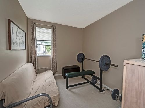 305 Canterbury Ct, Oakmont PA  15139-1177 exterior