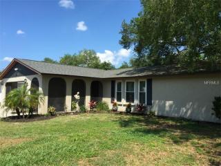 3228 Village Ln, Sarasota, FL 34235-2252