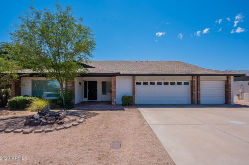 5103 Royal Palm Rd, Glendale, AZ 85302-6225
